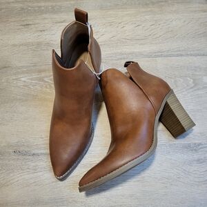 Universal Thread Vanessa Brown Faux Leather Ankle Boots 12 nwt